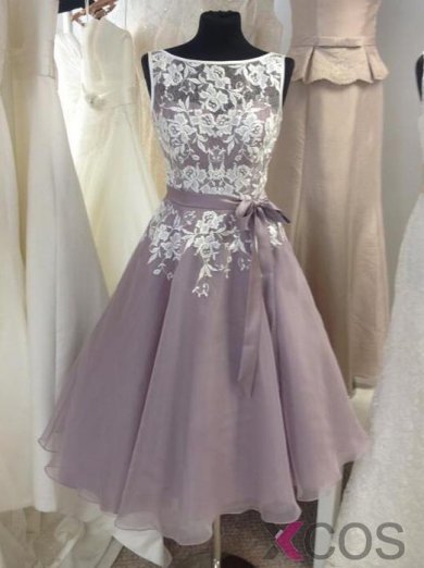 Classic A-line Short Bridesmaid Dress with White Lace Appliques